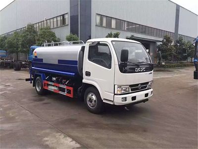 城市脈動(dòng)中的守護(hù)者 灑水車與壓縮垃圾車