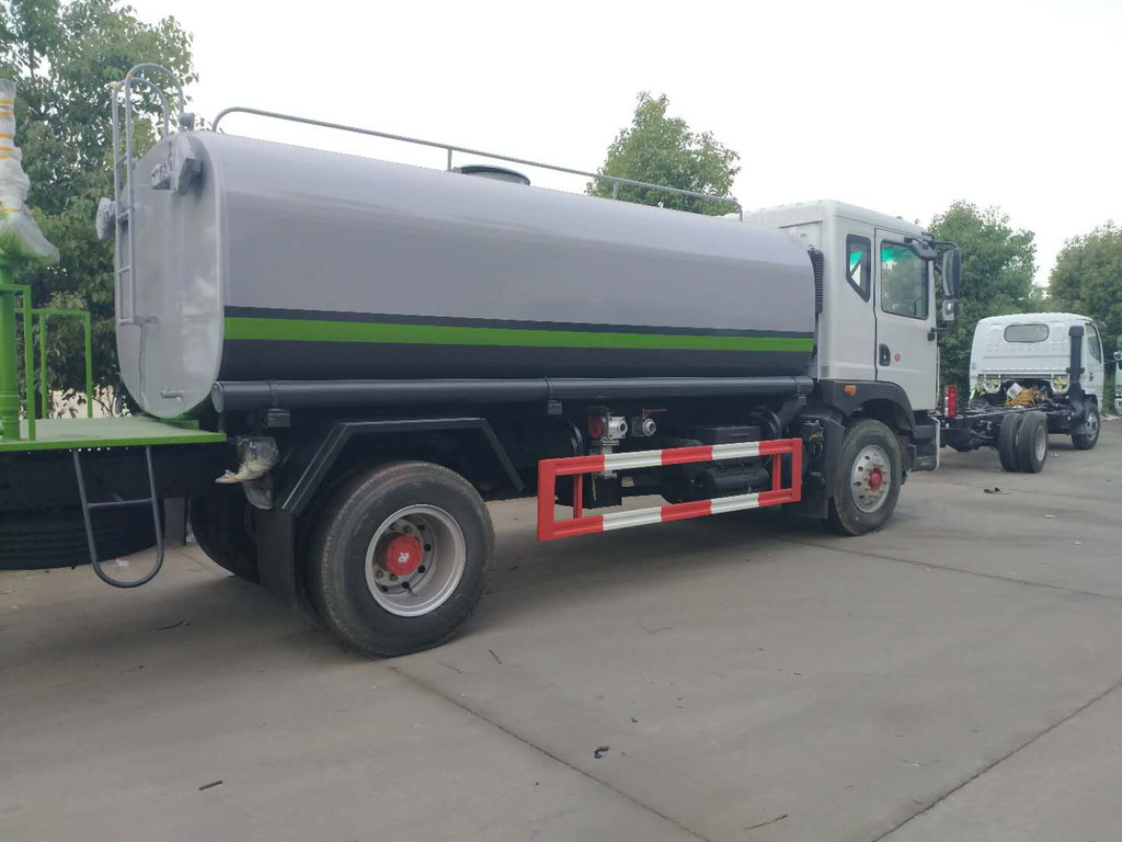 雞西改裝灑水車新工藝 賦能城市環(huán)衛(wèi)與特種作業(yè)新篇章